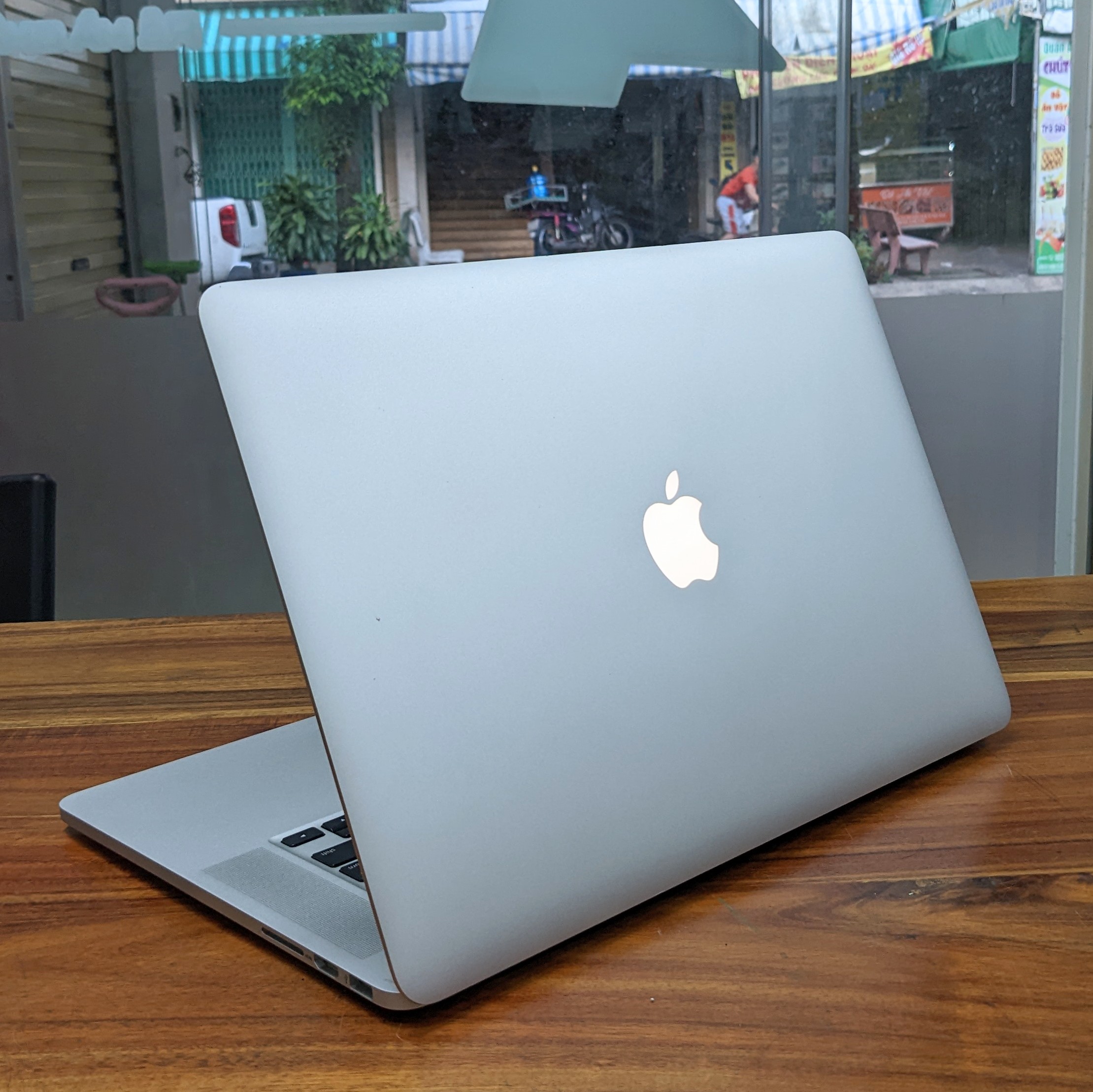 Macbook Pro 15inch i7 vga rời - Macbook giá rẻ - Macbook trả góp